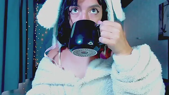 LannieGonzales online show from 8, 4, 2026