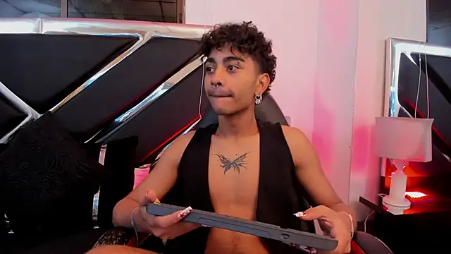 MiikeOthon online show from 11, 4, 2026