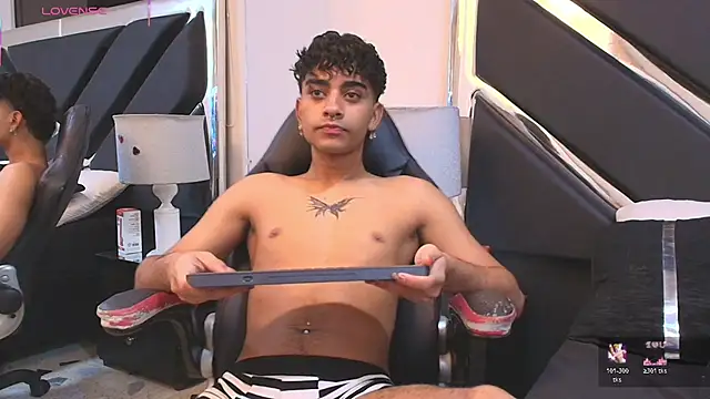 MiikeOthon online show from 4, 4, 2026