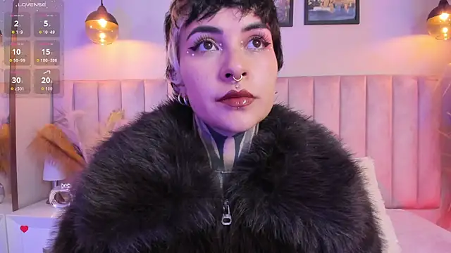 Luana fiore online show from 12, 5, 2026