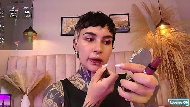 Luana fiore online show from 15, 4, 2026