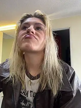 Lia fire online show from 20, 5, 2026