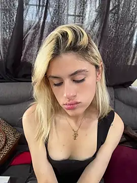 Lia fire online show from 18, 5, 2026