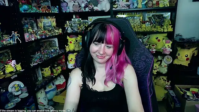 Snapshot of CutieTracer chatting on 12, 7, 2026 CutieTracer online show from 12, 7, 2026