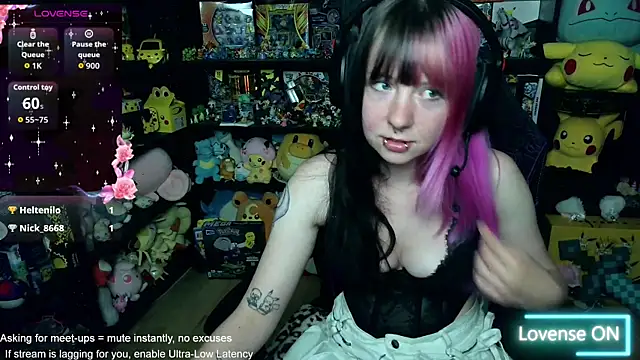 Snapshot of CutieTracer chatting on 6, 6, 2026 CutieTracer online show from 6, 6, 2026