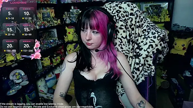 Snapshot of CutieTracer chatting on 14, 7, 2026 CutieTracer online show from 14, 7, 2026