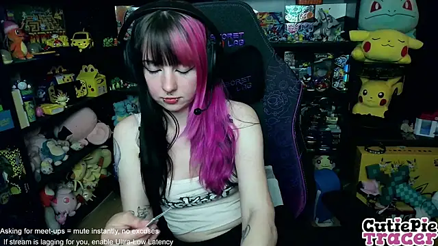 Snapshot of CutieTracer chatting on 2, 6, 2026 CutieTracer online show from 2, 6, 2026