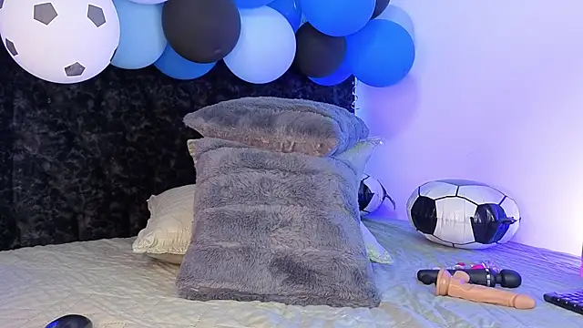 Snapshot of KiraKeyTeen chatting on 18, 6, 2026 KiraKeyTeen online show from 18, 6, 2026