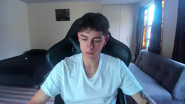 Luke Chill online show from 4, 4, 2026