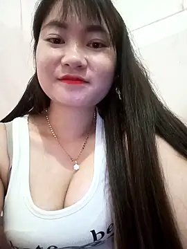 Snapshot of Linh_Hoang chatting on 15, 4, 2026 Linh Hoang online show from 15, 4, 2026