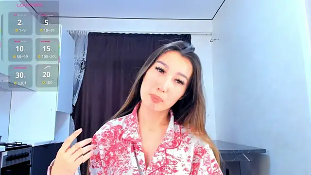 MoonPetite online show from 6, 4, 2026