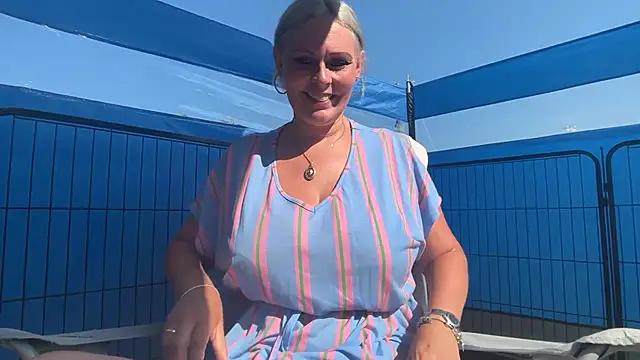 Snapshot of BustySwingingSlut chatting on 8, 7, 2026 BustySwingingSlut online show from 8, 7, 2026