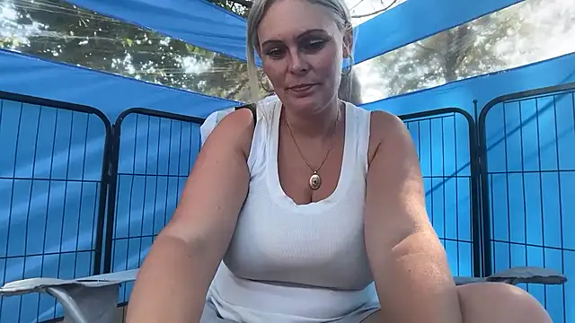 Snapshot of BustySwingingSlut chatting on 13, 7, 2026 BustySwingingSlut online show from 13, 7, 2026