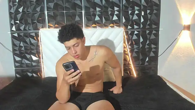 Naomi ruis  online show from 31, 3, 2026