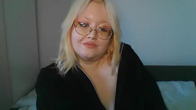 Snapshot of Elayne_Sweet chatting on 8, 4, 2026 Elayne Sweet online show from 8, 4, 2026