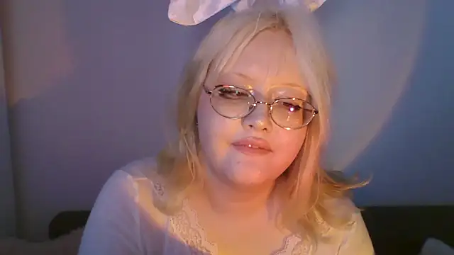 Snapshot of Elayne_Sweet chatting on 5, 4, 2026 Elayne Sweet online show from 5, 4, 2026