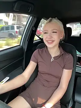 Snapshot of Kiss_Auroraa chatting on 5, 4, 2026 Kiss Auroraa online show from 5, 4, 2026