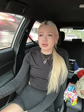 Snapshot of Kiss_Auroraa chatting on 8, 4, 2026 Kiss Auroraa online show from 8, 4, 2026