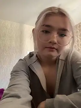 KimCarr online show from 2, 4, 2026