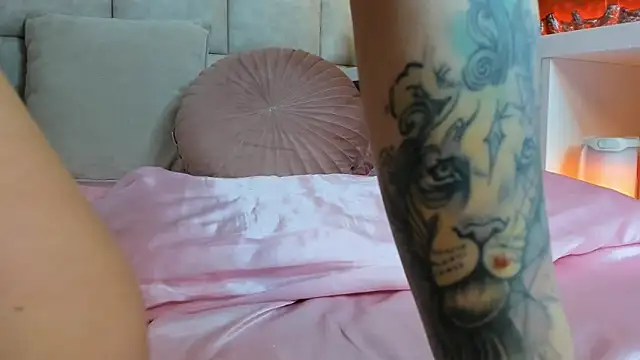 str4wberrysugar  online show from 5, 4, 2026