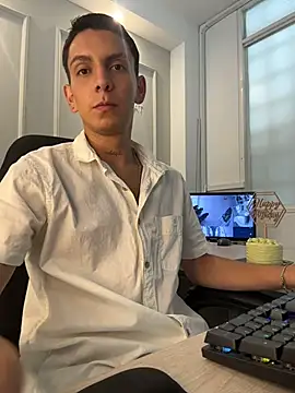 Liam Fiire online show from 4, 7, 2026