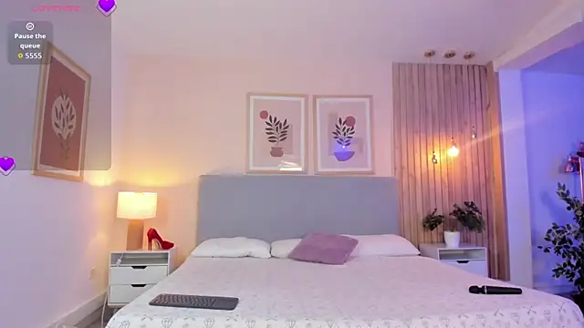 Snapshot of Moon_of_Hades chatting on 5, 4, 2026 Moon of Hades online show from 5, 4, 2026