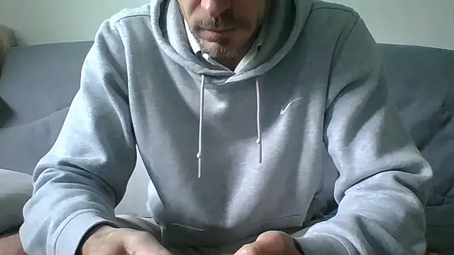 Snapshot of Valmont3340 chatting on 6, 5, 2026 Valmont3340 online show from 6, 5, 2026