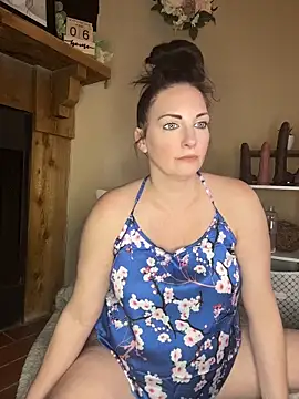 Snapshot of taylorsunshine chatting on 7, 6, 2026 taylorsunshine online show from 7, 6, 2026
