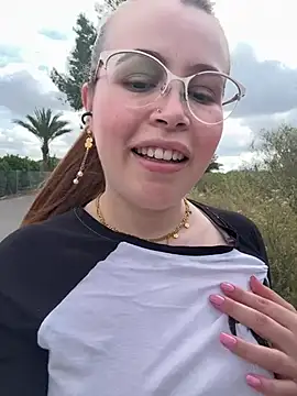 Snapshot of Zoe_brk chatting on 17, 5, 2026 Zoe brk online show from 17, 5, 2026
