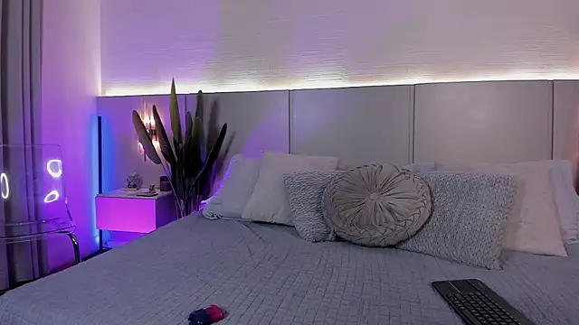 Cami Shine online show from 24, 4, 2026