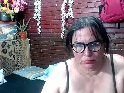 Snapshot of kristalmarelyn chatting on 14, 4, 2026 kristalmarelyn online show from 14, 4, 2026