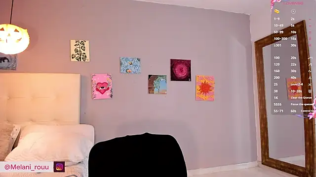 Melaniaa Roussee online show from 6, 6, 2026