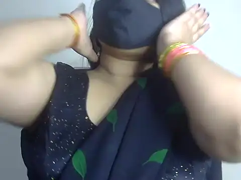 Bitchin Riya online show from 15, 4, 2026