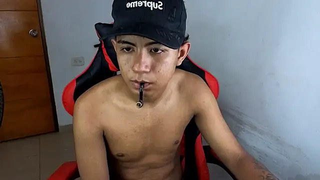 darknigthx online show from 6, 4, 2026