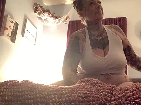 Kitty bang online show from 13, 4, 2026