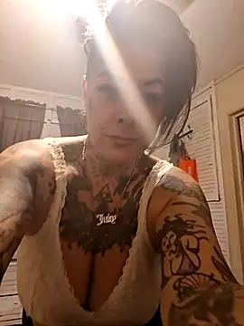 Kitty bang online show from 15, 4, 2026