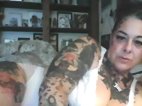 Kitty bang online show from 23, 4, 2026
