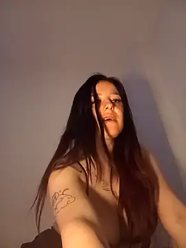 EmmaWillow online show from 10, 4, 2026