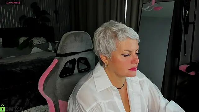 Linda Zef1r online show from 2, 5, 2026