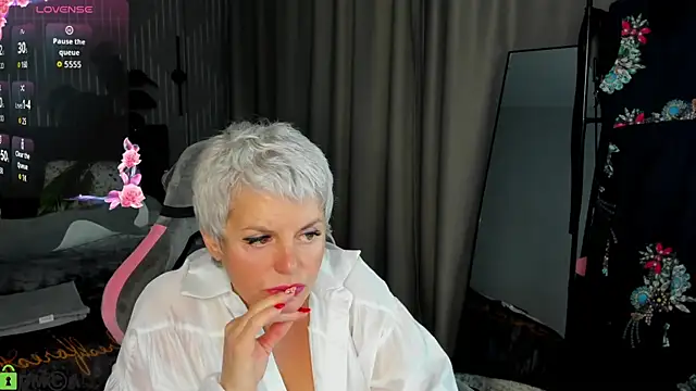 Linda Zef1r online show from 3, 5, 2026