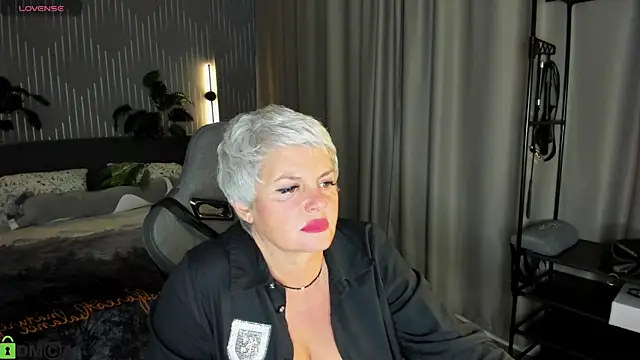 Linda Zef1r online show from 12, 5, 2026