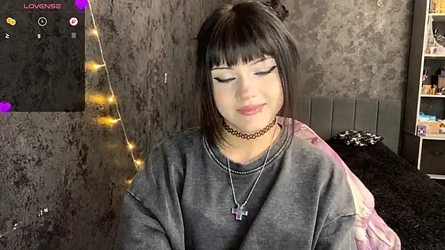 EmilyEmbears online show from 30, 6, 2026
