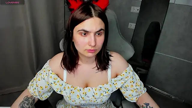 Alisa Froks online show from 6, 4, 2026