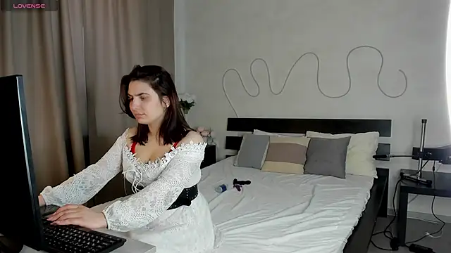 Alisa Froks online show from 9, 4, 2026