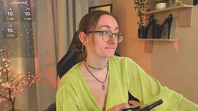 Serenity XO online show from 8, 4, 2026