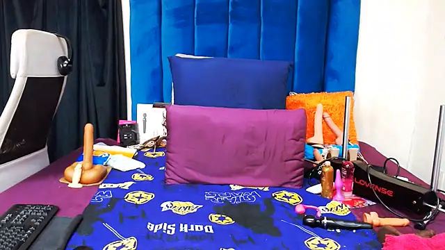 Freakyslut-39 online show from 5, 6, 2026