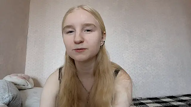 Snapshot of ForwentSeat chatting on 3, 4, 2026 ForwentSeat online show from 3, 4, 2026