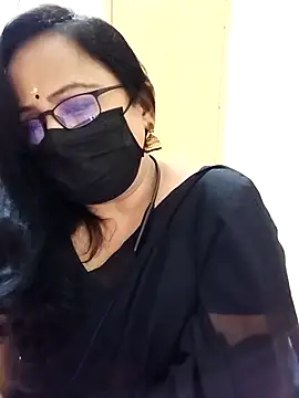 Snapshot of monisha_cam chatting on 28, 4, 2026 monisha cam online show from 28, 4, 2026