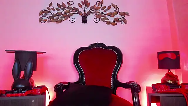 Madamedaphne  online show from 20, 5, 2026