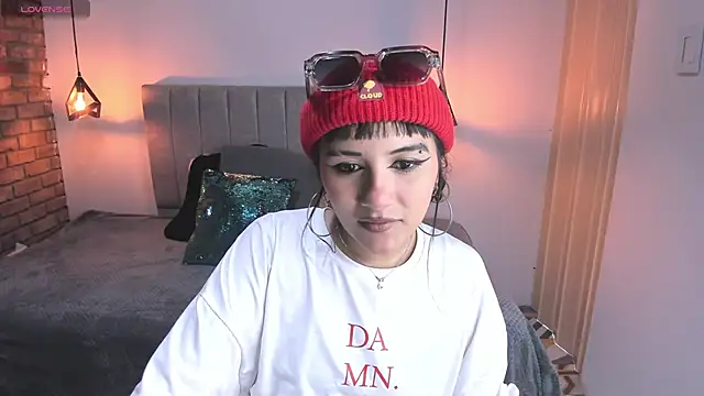 Hanna Clark   online show from 22, 5, 2026